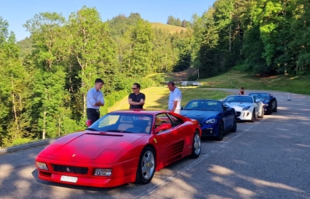 Remo Brunschweiler organisiert Oldtimertreffs, Sportwagentouren, Cabriolettouren und ähnliche Events.